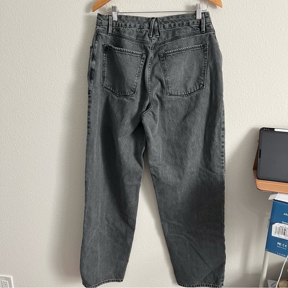 Good American 90s high rise loose fit jeans in a gray color size 6/28 - Picture 7 of 9